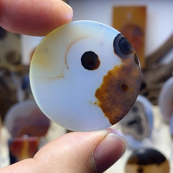 玛瑙/玉髓颈饰未镶嵌