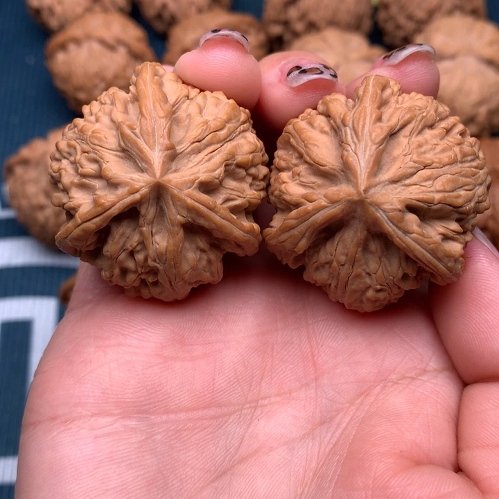 文玩核桃吊坠御龙