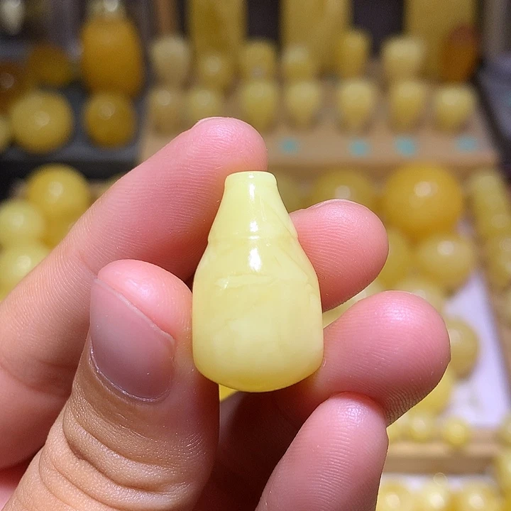 风***缘裸石蜜蜡未镶嵌天然俄料浓白妖花蜜蜡三通14.3