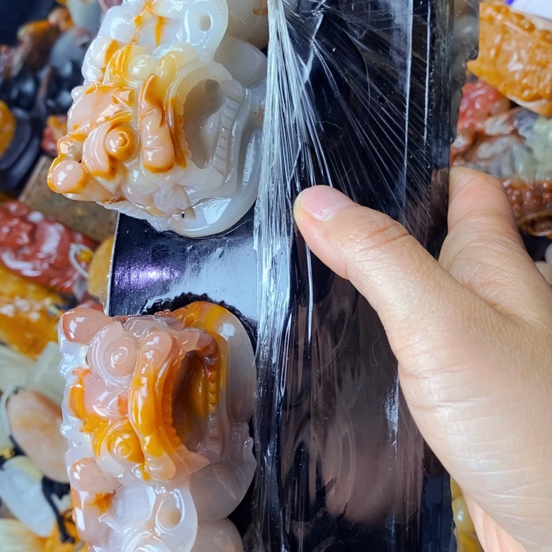 石英质玉（黄龙玉）未镶嵌颈饰