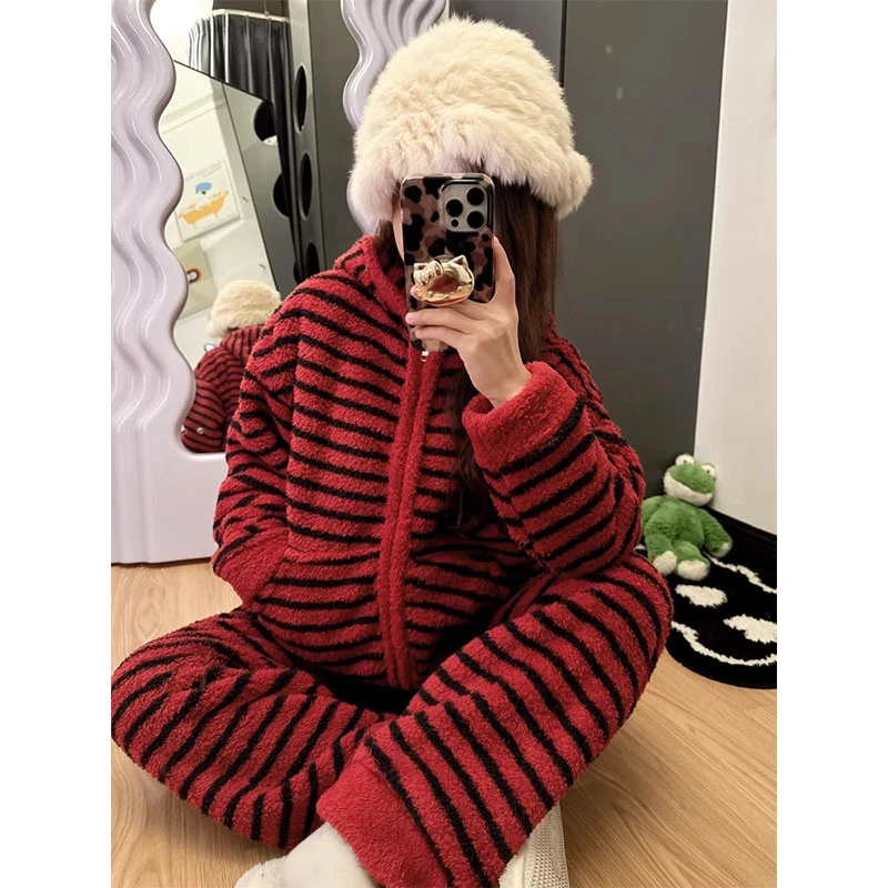 高级感红色条纹半边绒睡衣女秋冬季新款加厚珊瑚绒拉链家居服套装
