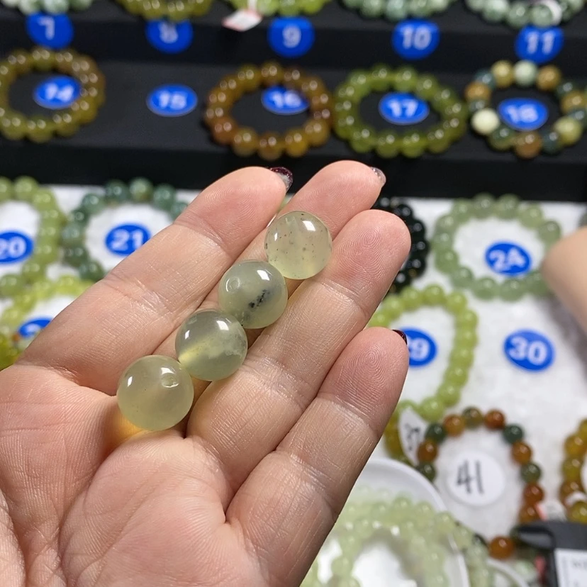 【闪购商品】蛇纹石玉手链未镶嵌闲***?卡14