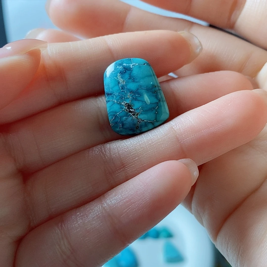 绿松石颈饰未镶嵌