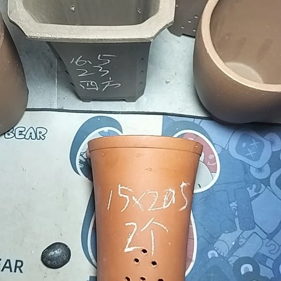 红泥新品两个花盆微瑕