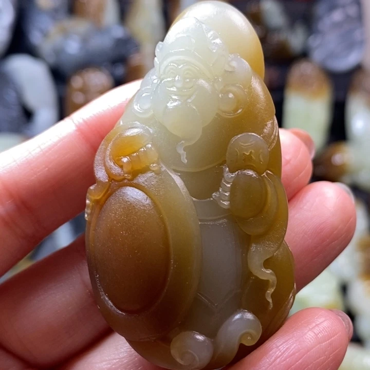 和田玉未镶嵌把件