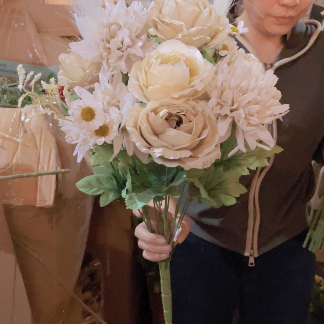 陶瓷花瓶，仿真绿植。