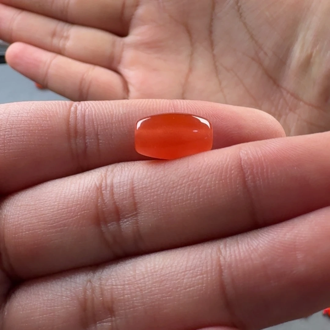 南红玛瑙未镶嵌桶珠13.6*8.4mm