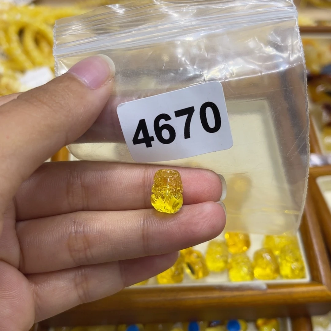 未镶嵌琥珀珠宝奇石L*_