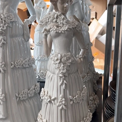 白瓷?****?高度57厘米