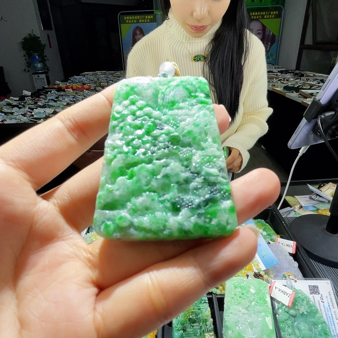 颈饰未镶嵌翡翠一