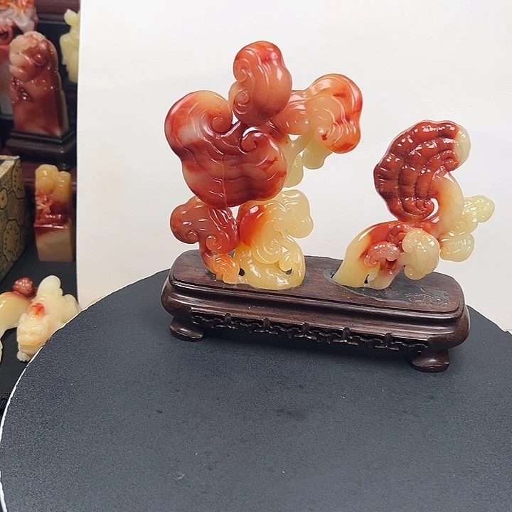 寿山石三彩老性芙蓉石