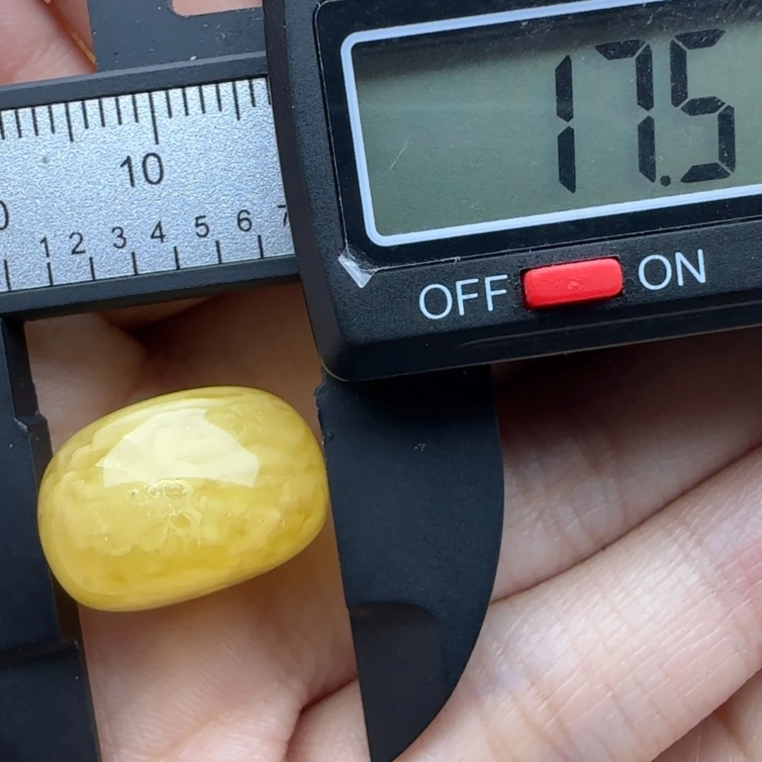 高***帅蜜蜡未镶嵌裸石微瑕飘花墩子