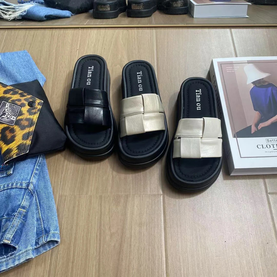 云朵面包软皮面 2025夏季新款休闲百搭舒适厚底一字拖【j】