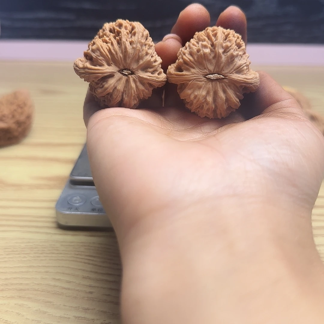 锋***寒吊坠桃核核桃核桃