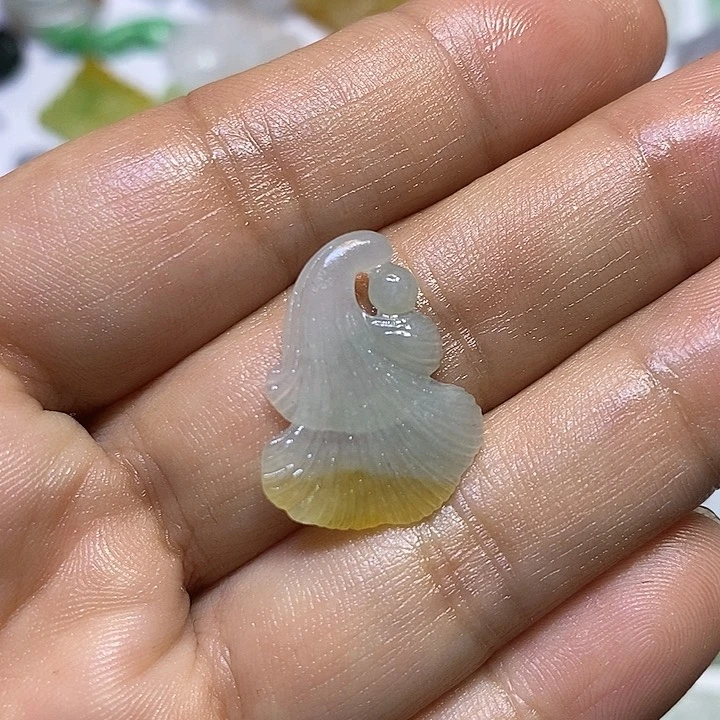 定制翡翠未镶嵌银杏叶