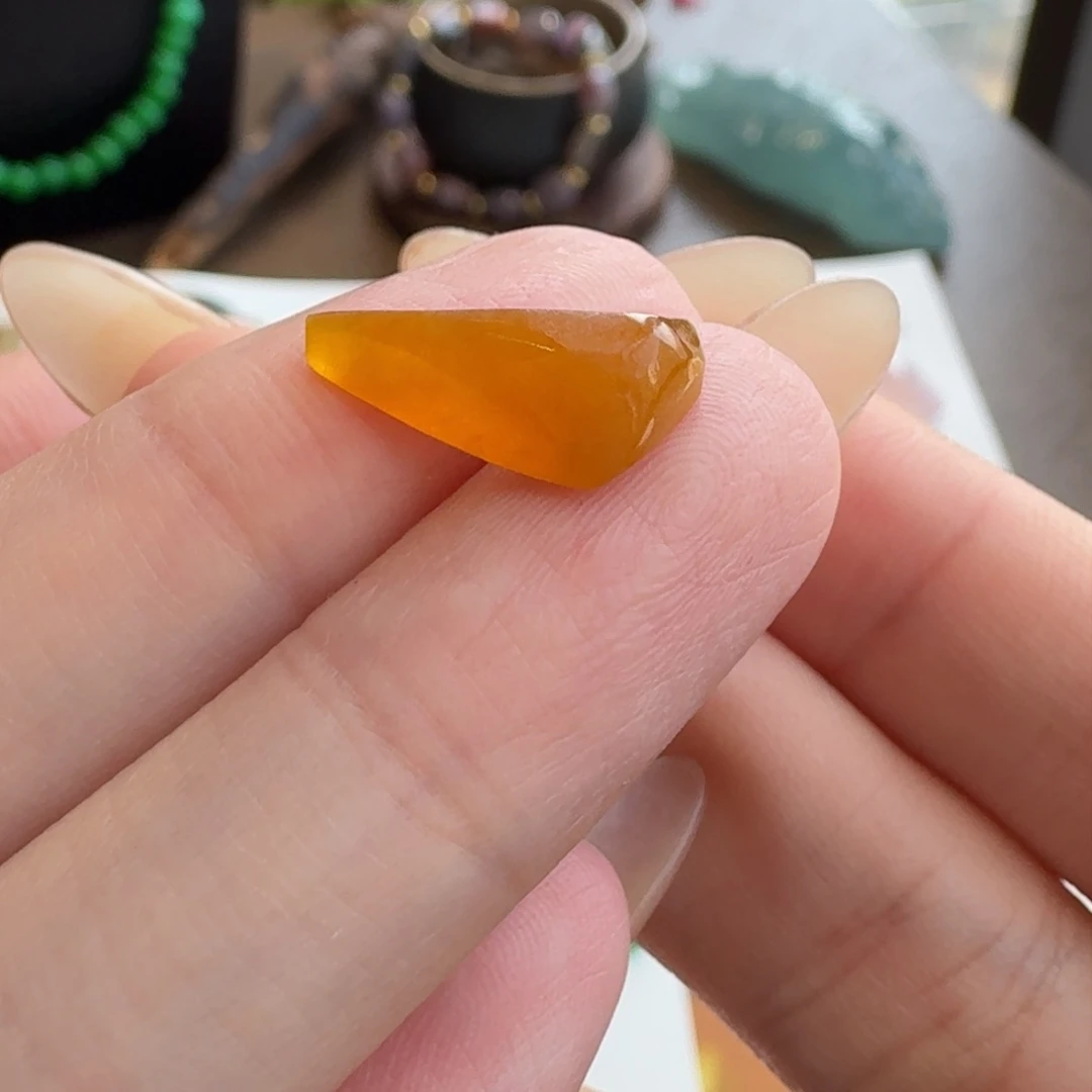 定制翡翠未镶嵌随行冰黄蛋面