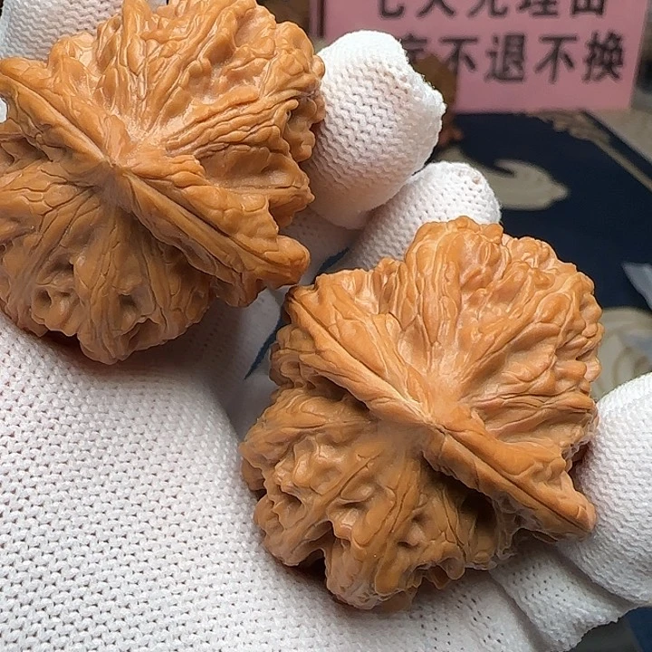 桃核吊坠全品三羊谷40尺