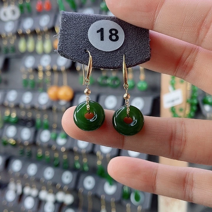 18K金镶嵌和田玉耳饰