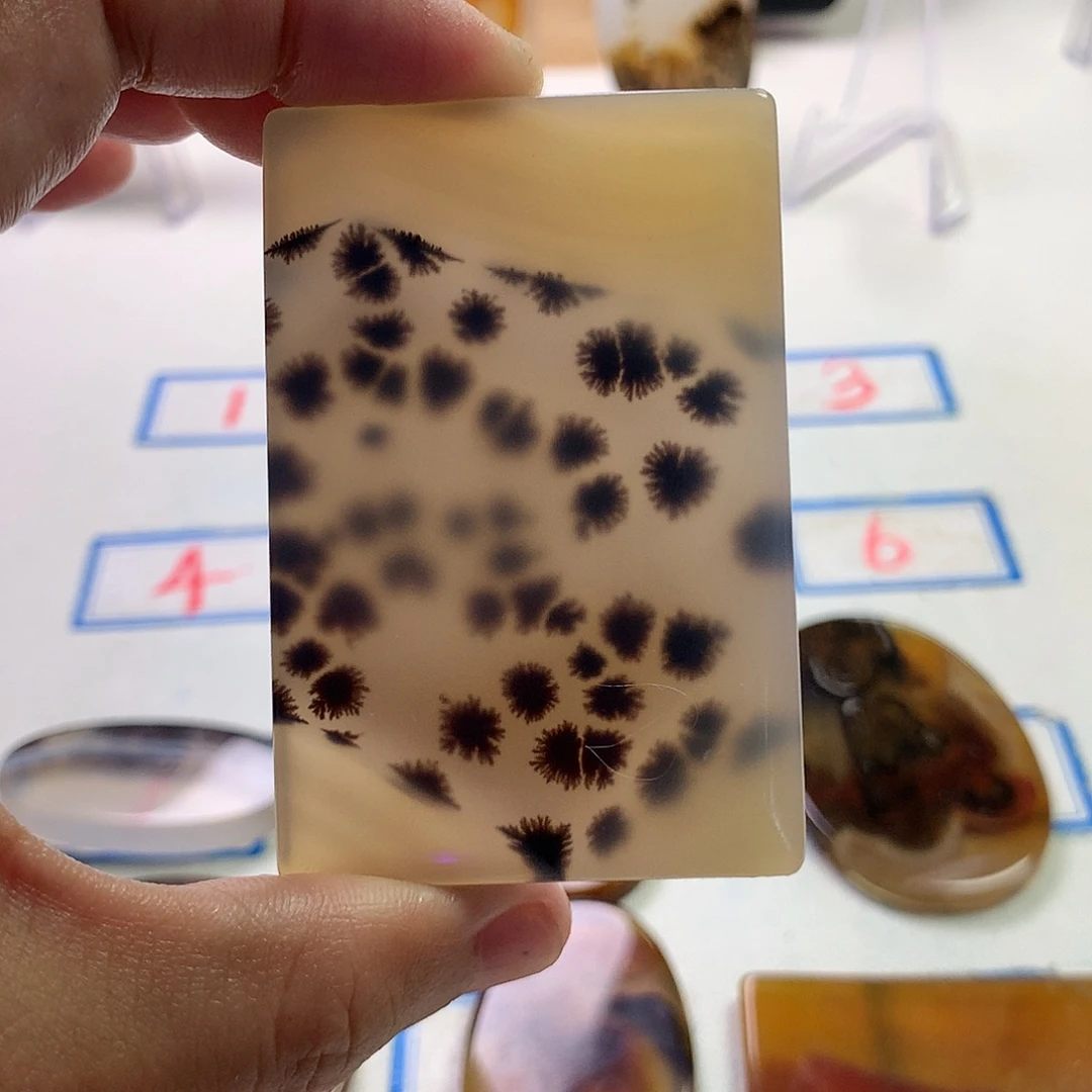玛瑙/玉髓未镶嵌珠宝半成品