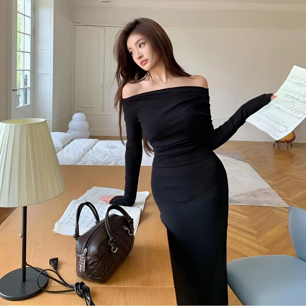 2025秋冬新款黑色性感露肩长袖连衣裙女修身显瘦一字肩长裙子