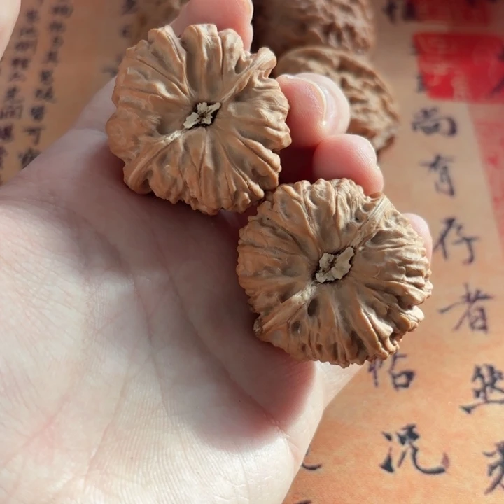 文玩核桃吊坠37平谷凹底