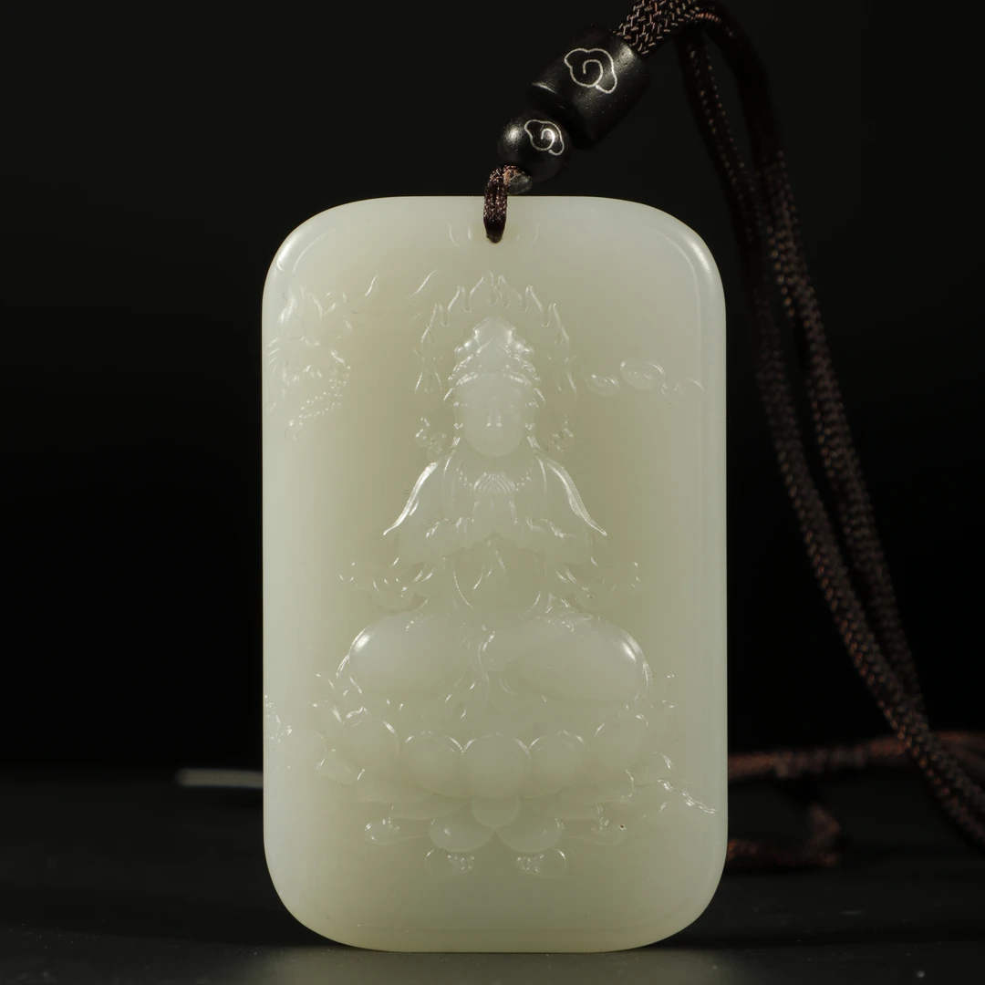 lot8835 和田玉羊脂莲花观音/云南典藏