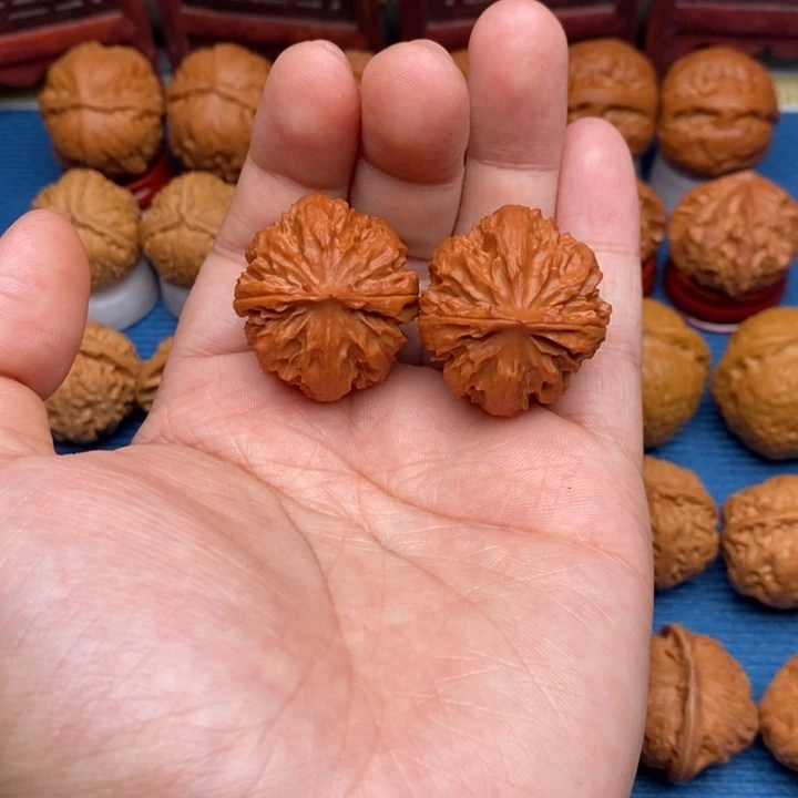 文玩核桃把件粗筋暴龙