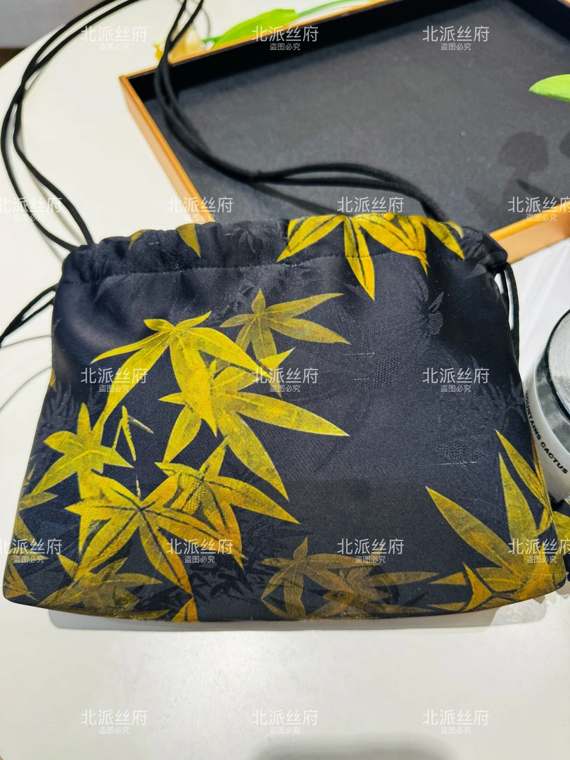 【云朵包】19*29双夹层双抽绳香囊新中式国风双面定位花肩带可调节