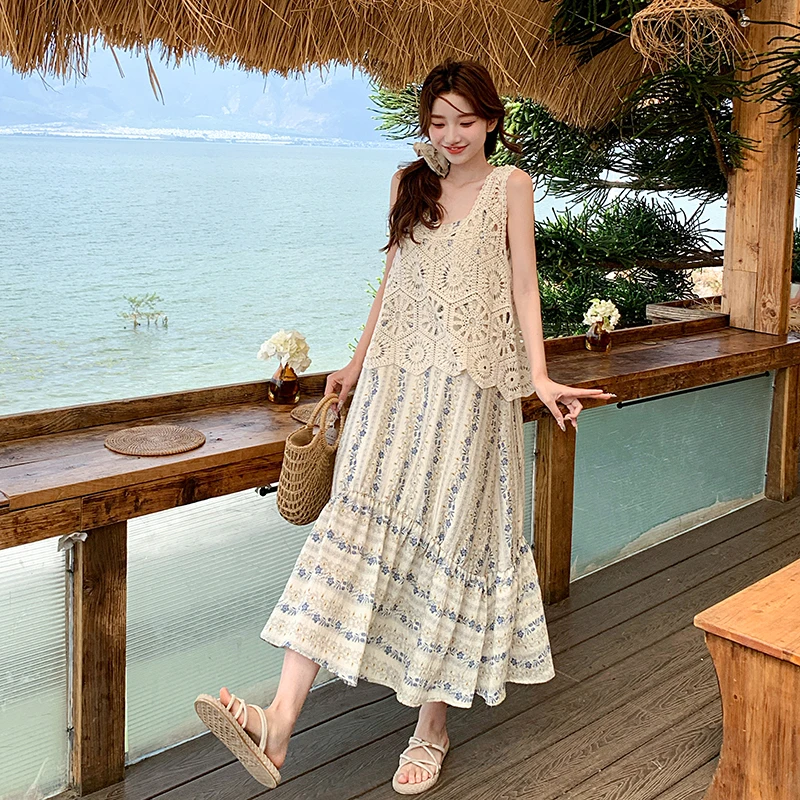 碎花浪漫波西米亚风连衣裙套装女2025夏季新款钩花镂空马甲两件套