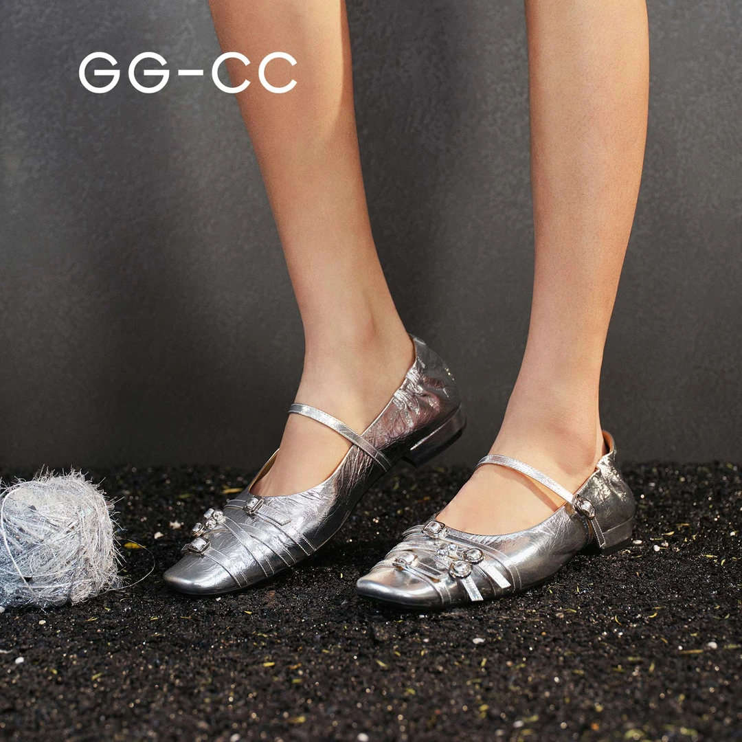 GG-CC【柔焦缪斯】2025春季新款银色法式平底芭蕾单鞋女6671