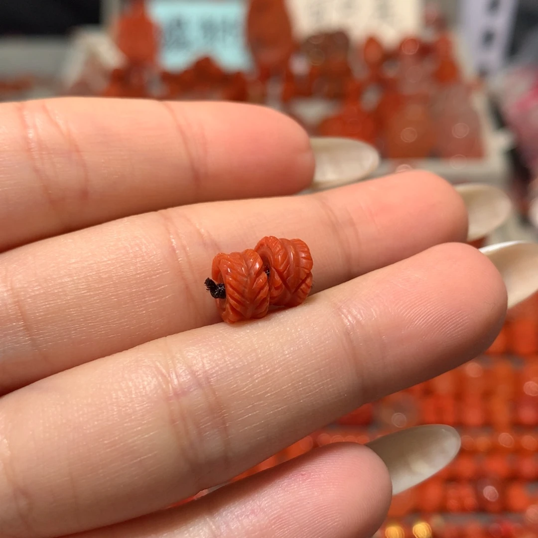 【闪购商品】未镶嵌羽毛扣南红玛瑙呱***婆