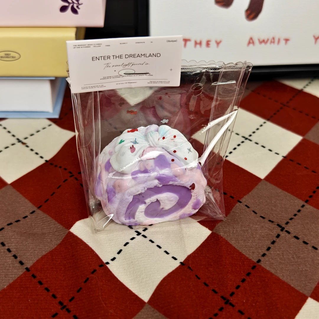 紫色晕染蝴蝶卷食品级硅胶捏捏