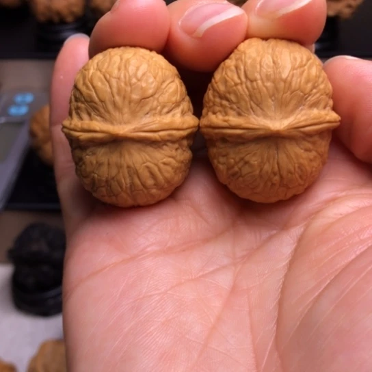 文玩核桃把件耿*招财进宝28