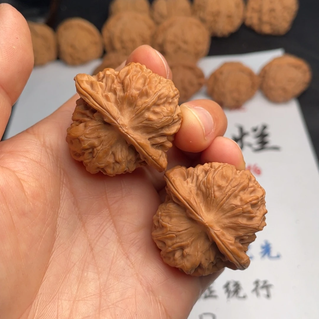 文玩核桃吊坠500。38➕刀子有磕碰