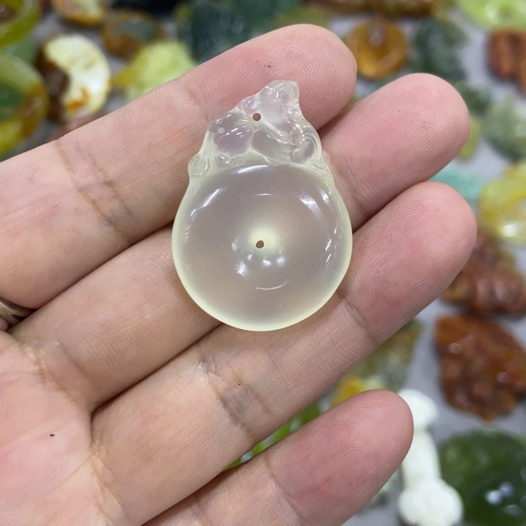 蛇纹石玉未镶嵌挂件