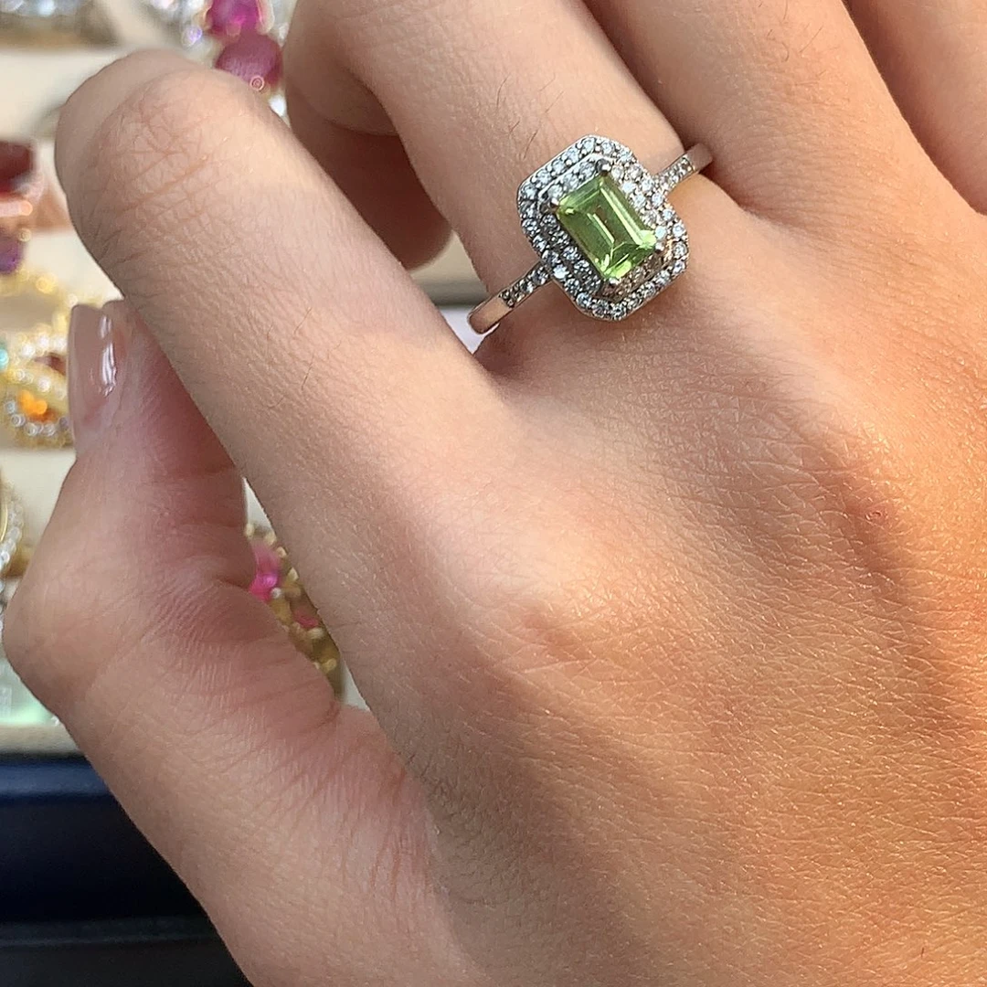 银S925镶嵌橄榄石戒指