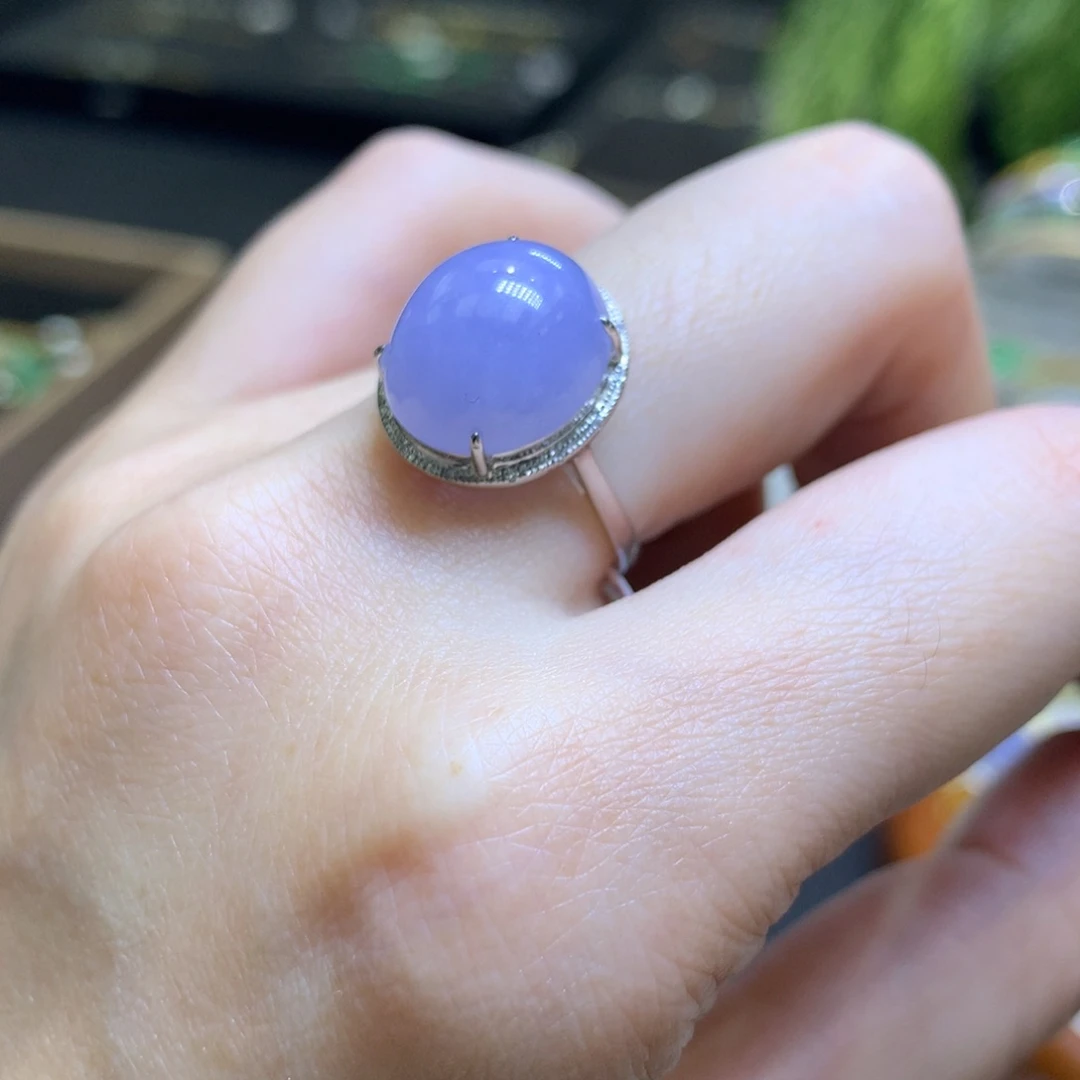 颈饰18K金镶嵌翡翠