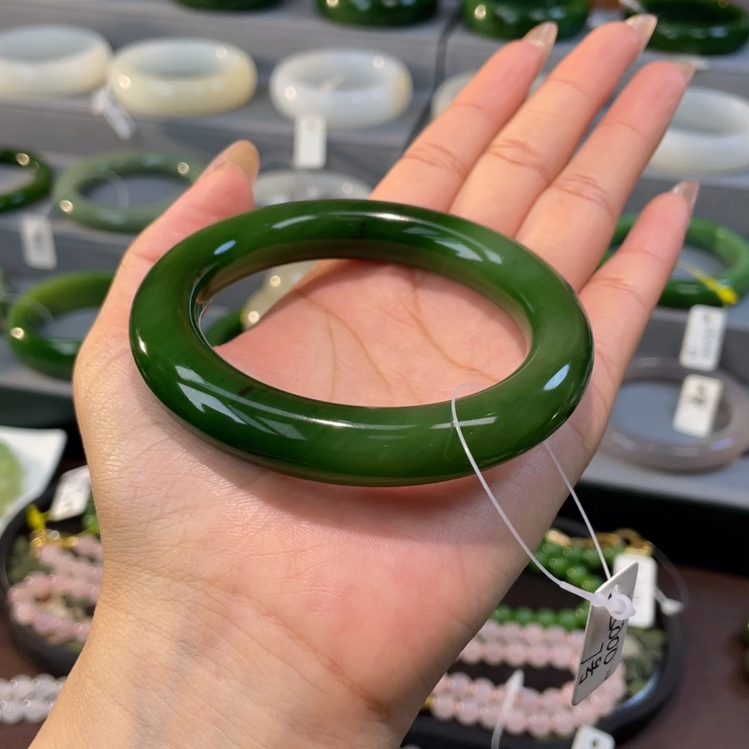 和田玉（碧玉）未镶嵌手镯