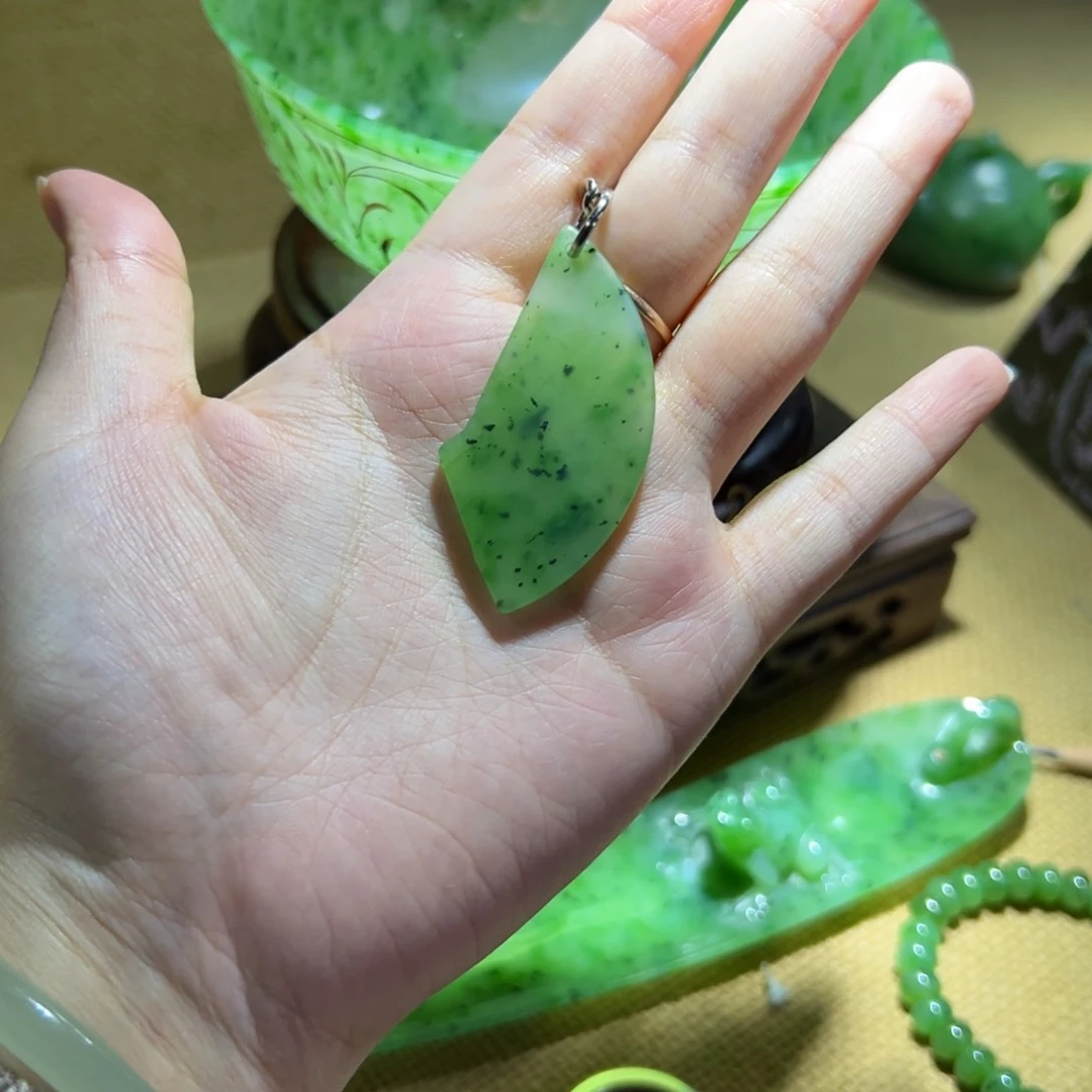 未镶嵌和田玉（碧玉）车挂