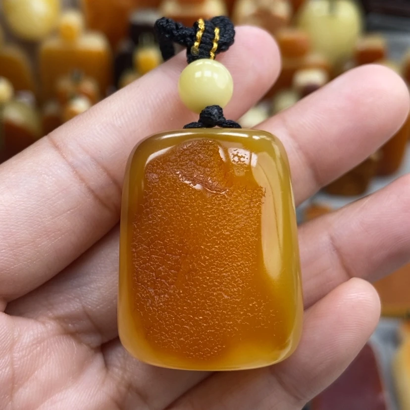 【闪购商品】琥珀颈饰未镶嵌