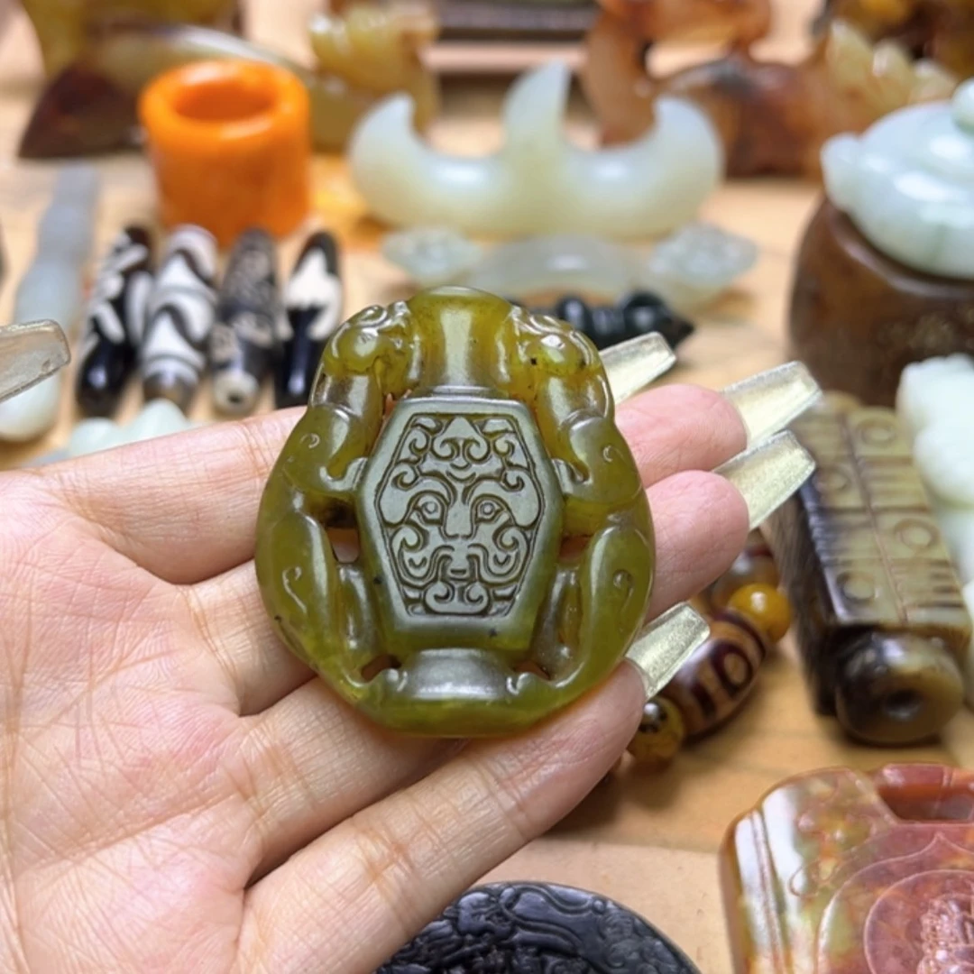 【闪购商品】蛇纹石玉颈饰未镶嵌