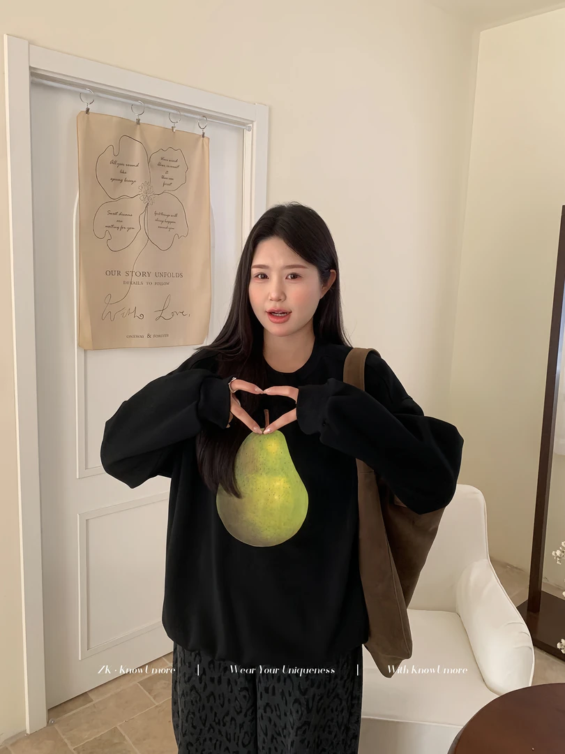 知葵微胖定制【一颗鸭梨】秋冬韩系ins梨子印花宽松设计感卫衣W2295