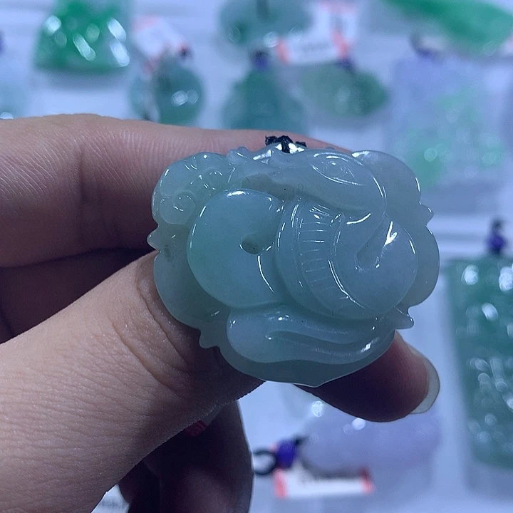 翡翠未镶嵌颈饰天然翡翠A货吊坠