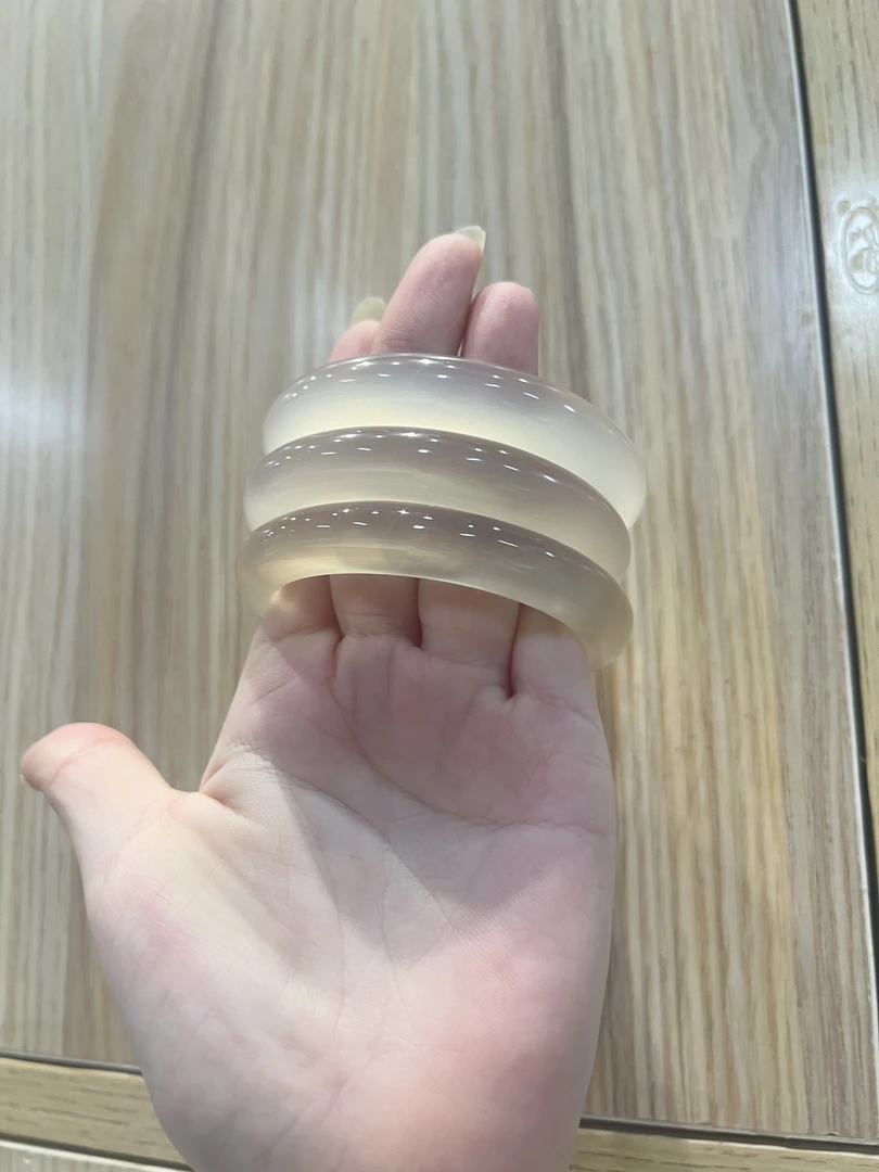 高品阶天然玛瑙马料香槟金正圈手镯时尚百搭（多样性发一）