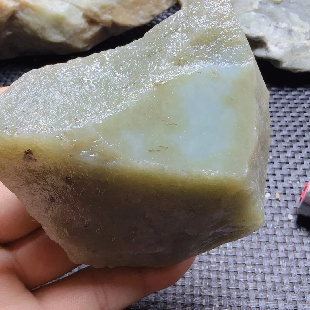 和田玉（糖玉）未镶嵌珠宝半成品