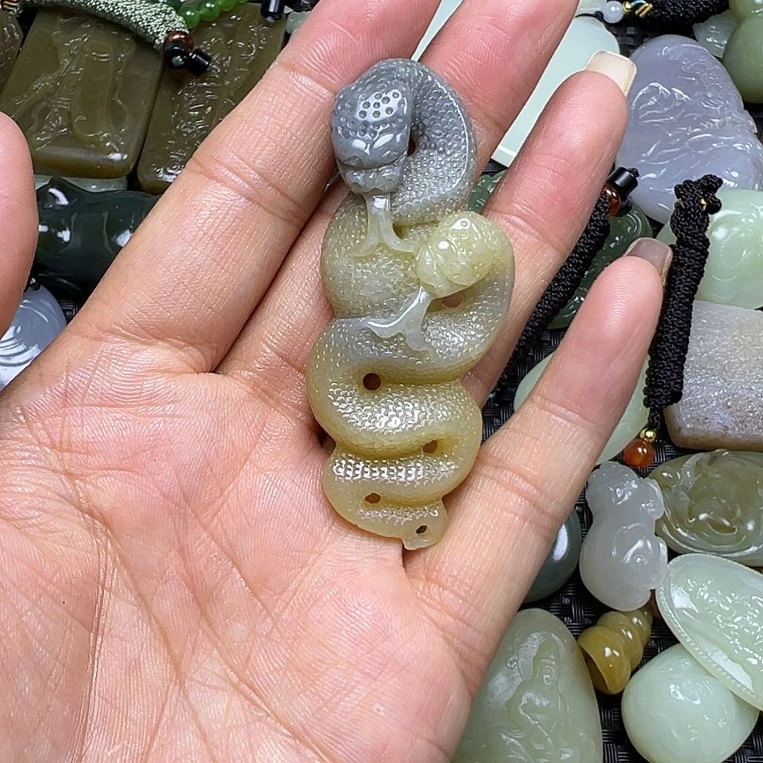 和田玉未镶嵌颈饰卡63