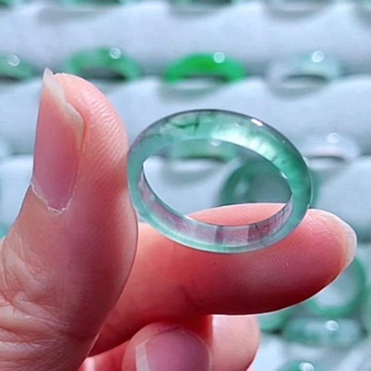 天然翡翠戒圈a货