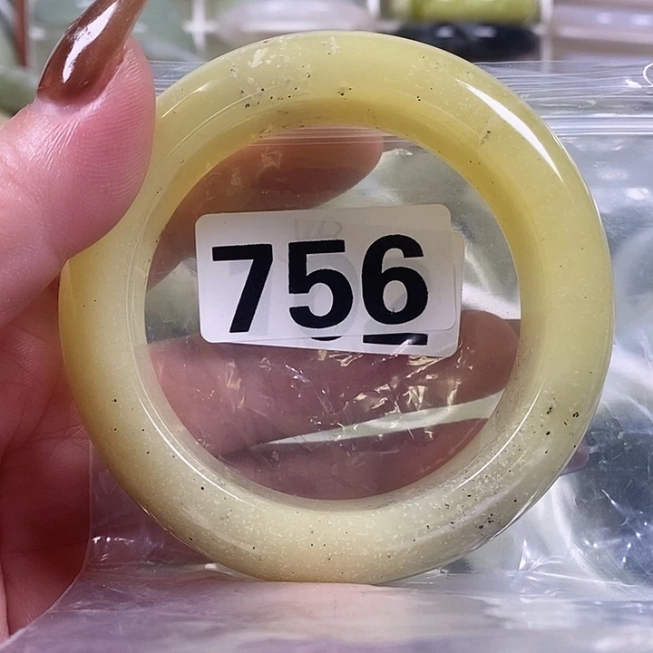 后***妈蛇纹石玉未镶嵌手镯