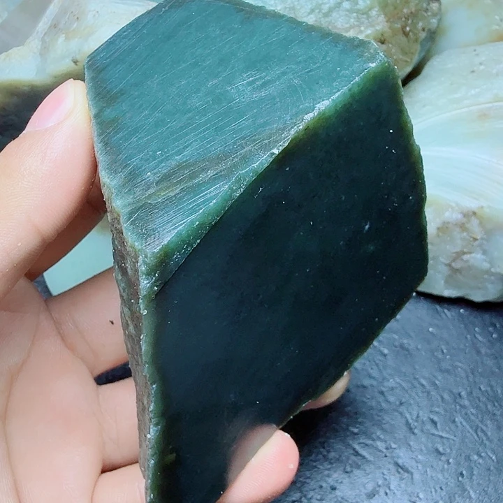 和田玉（糖玉）未镶嵌珠宝奇石