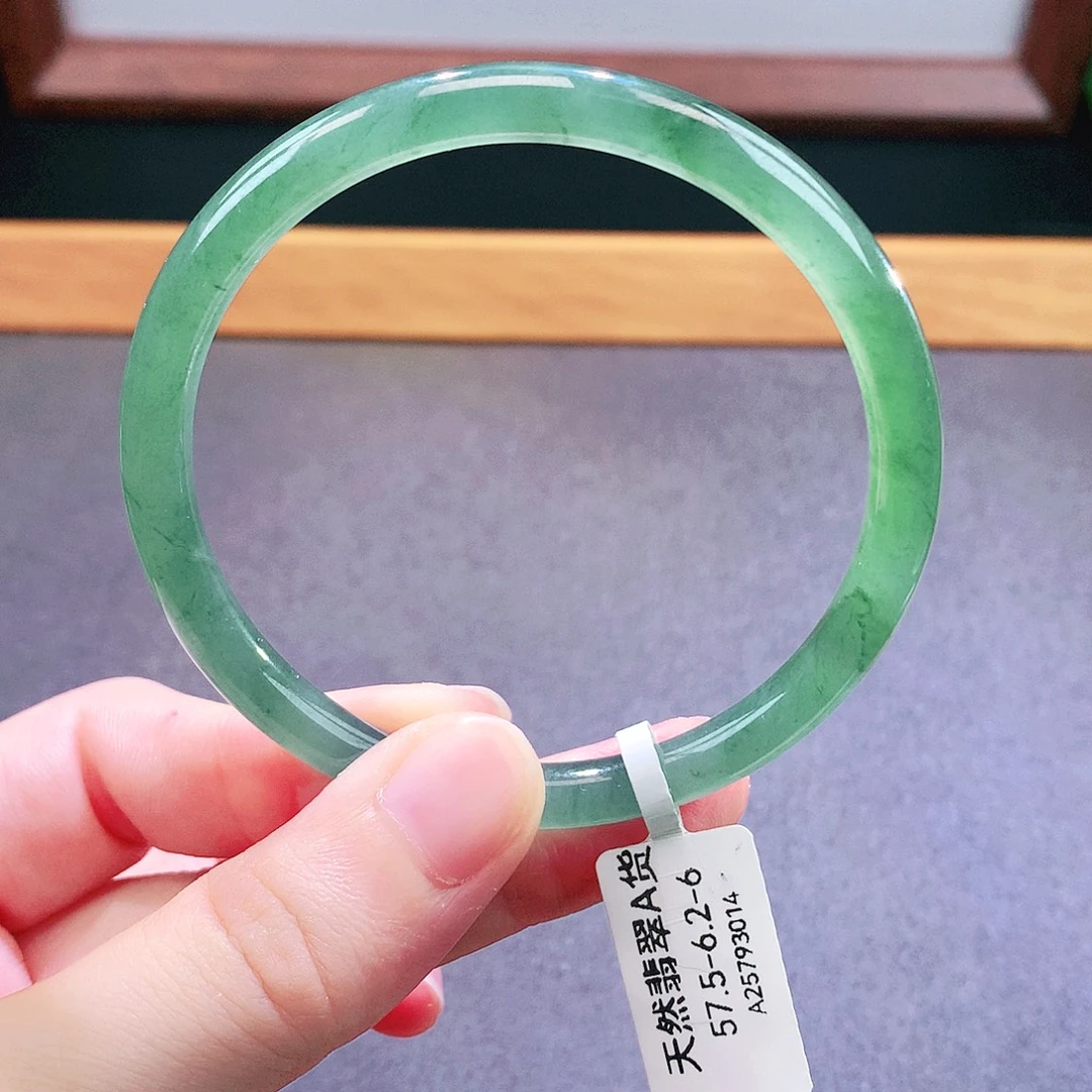 未镶嵌手镯翡翠天然翡翠